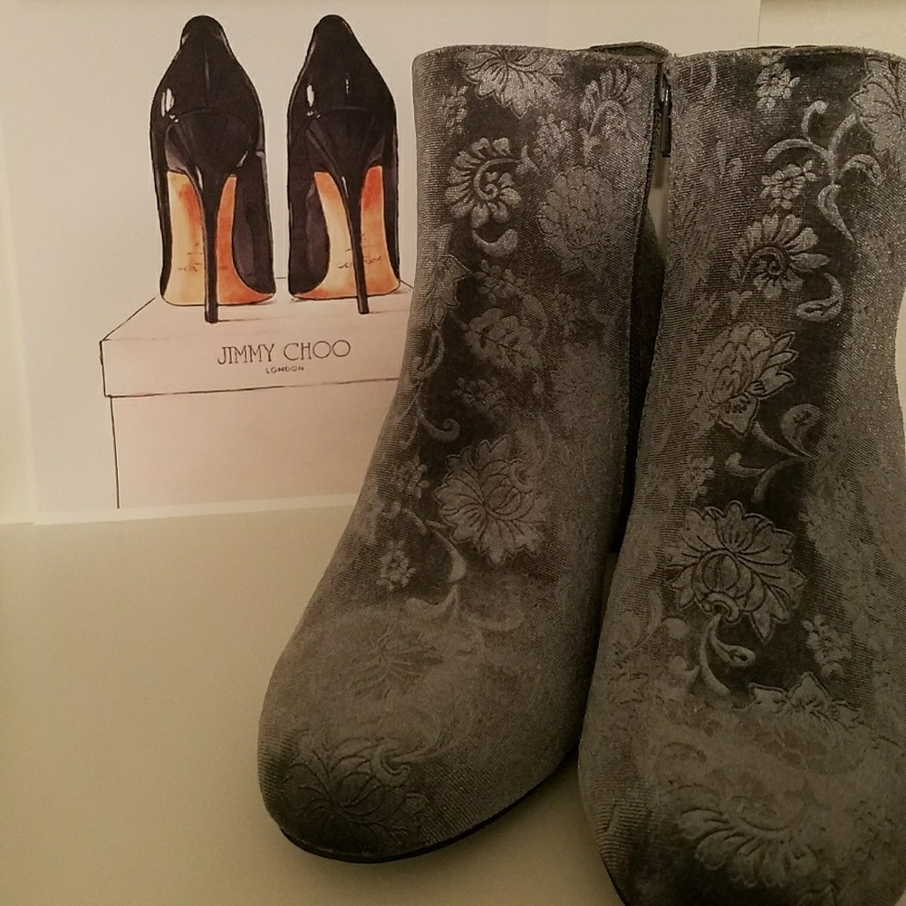Velvet silver flower design bootie